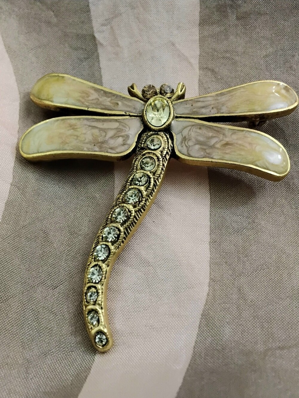 Beautiful Gold Tone Dragonfly Brooch/Pin